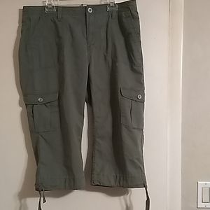 Levi's Woman's Capris in Olive green